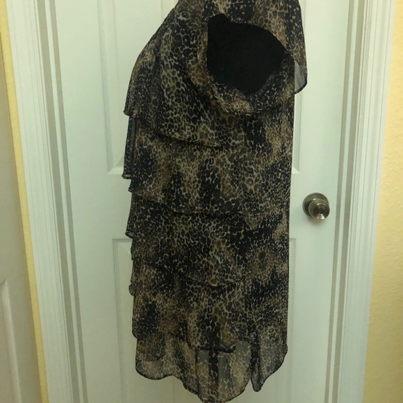 Leopard Ruffled Top - Picture 2 of 4